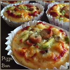 DAILY's pizza bun