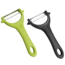 Peeler for fruits